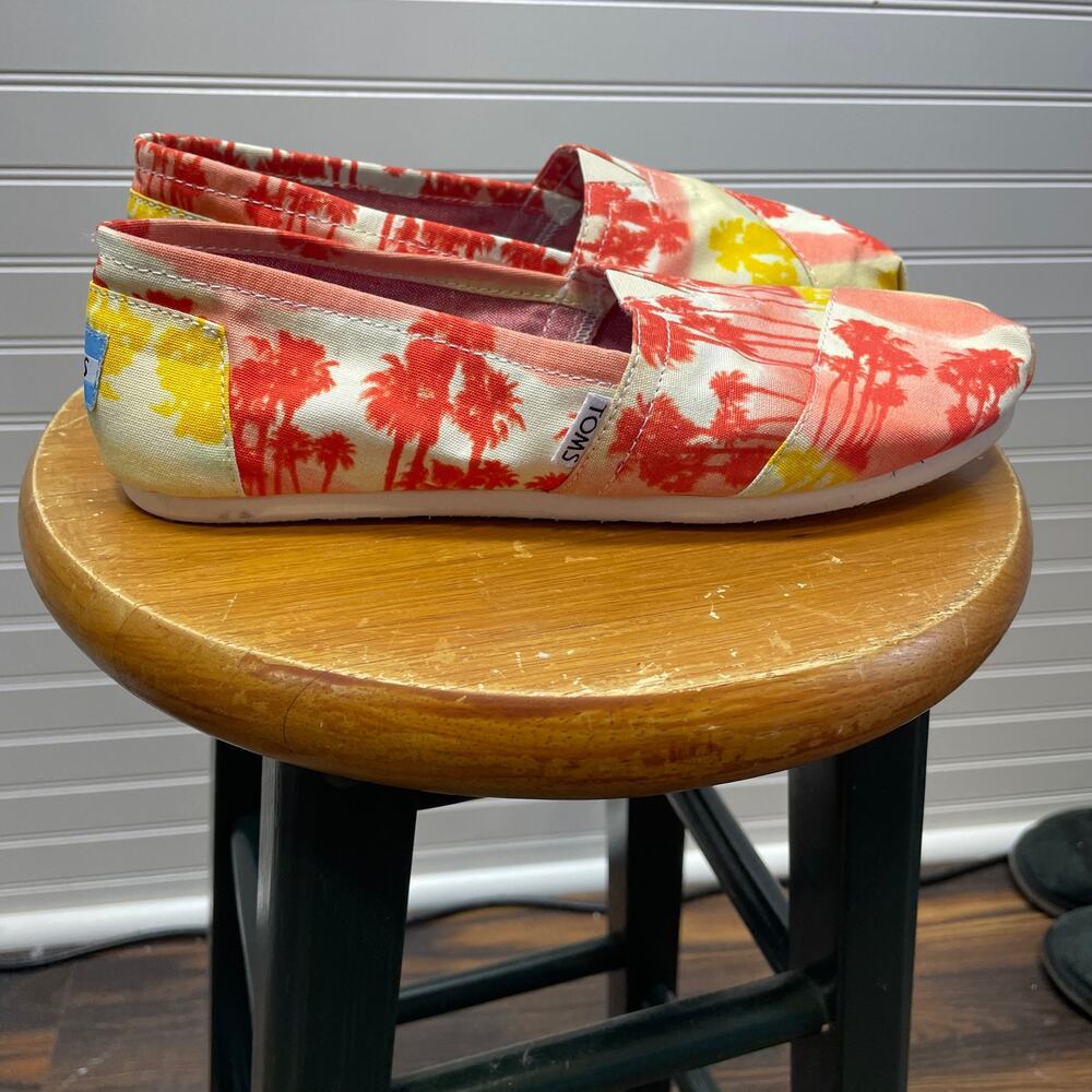 NWT TOMS Women’s Classics Palm Trees Orange Casual Slip On Shoe/Flat Size 8.5